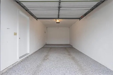 Building Photo - 33 Rockhurst Dr