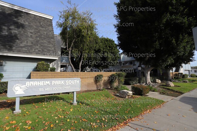 Building Photo - 125 W South St