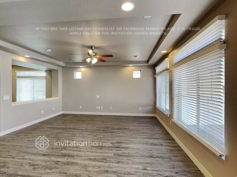 Building Photo - 9234 Castle Oaks Dr