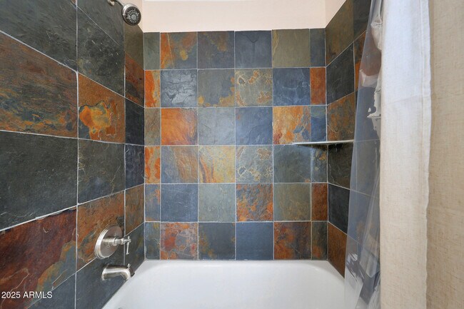 Building Photo - 4653 W Dublin St