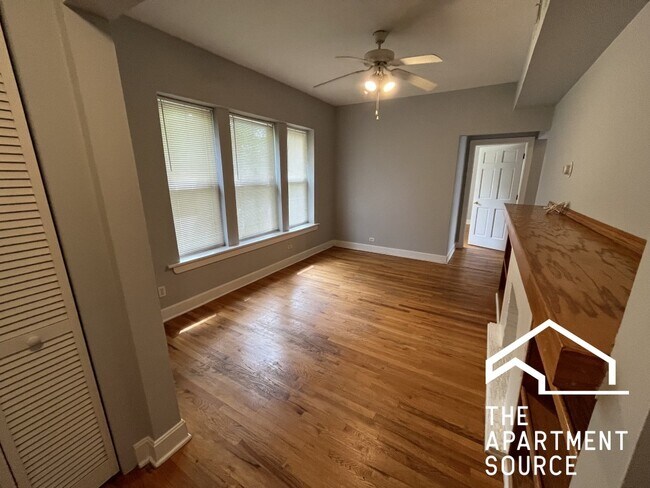 Building Photo - 3436 W Leland Ave