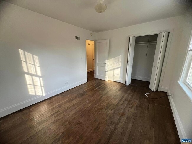 Building Photo - 1545 Rugby Ave