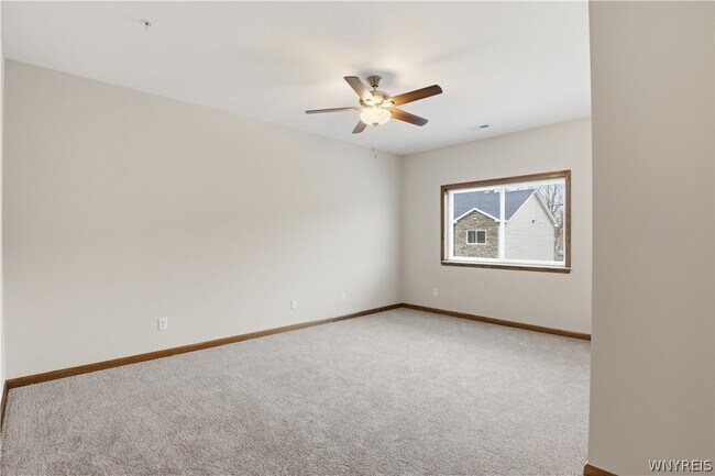 Building Photo - 1130 Orchard Park Rd