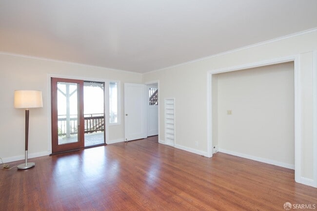 Building Photo - 190 Randall St