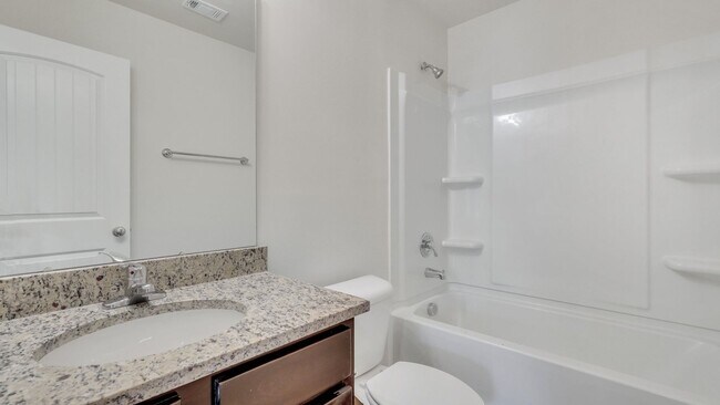 Building Photo - Hartford - Statesboro 3 Bed 2 Bath