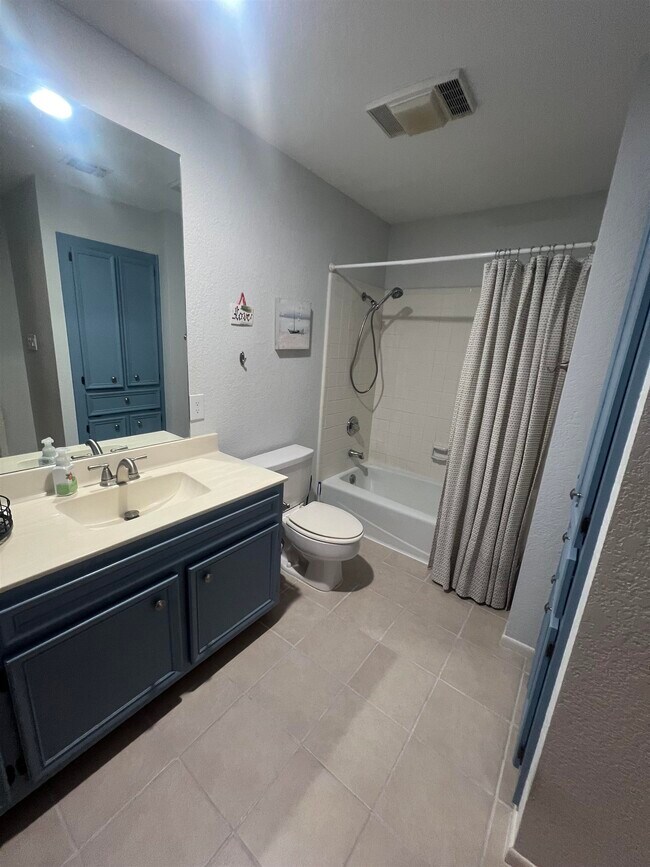 Building Photo - 307 Crestview