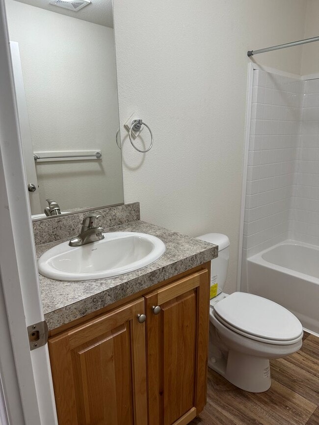 Building Photo - Newer 3 bedroom 2 bathroom house in Thurston!