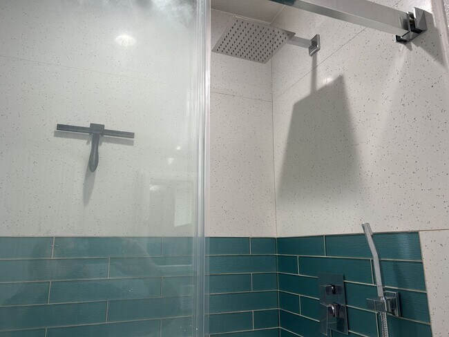 Building Photo - Super Cute 1 Bedroom, 1 Bath ADU