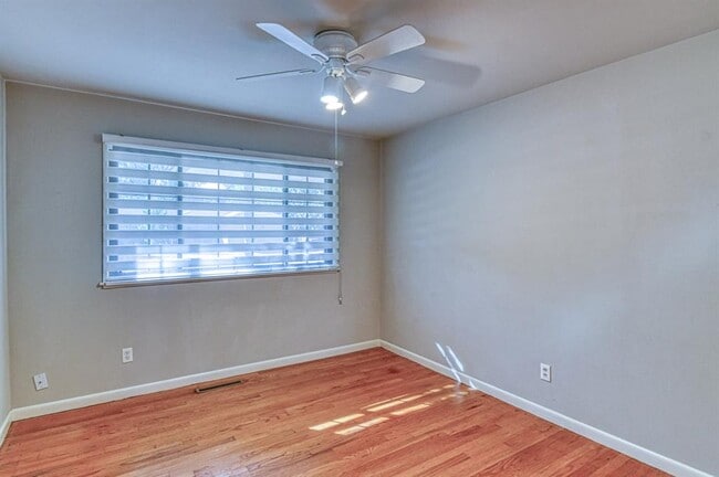 Building Photo - 1221 Cruce St