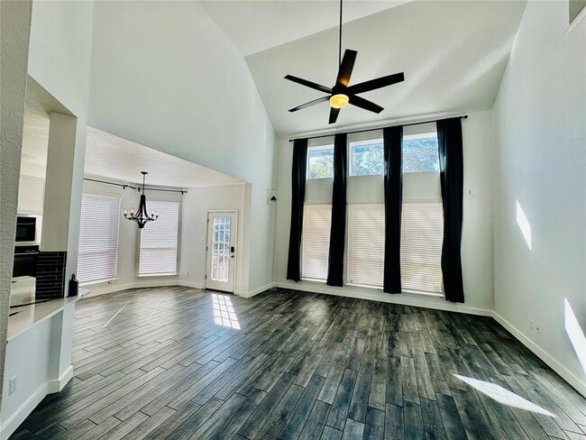 Building Photo - 901 Bethpage Dr