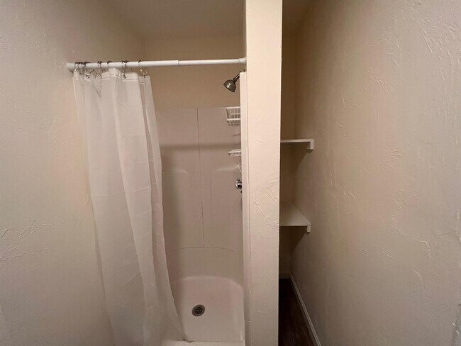 Building Photo - 30 Cross St