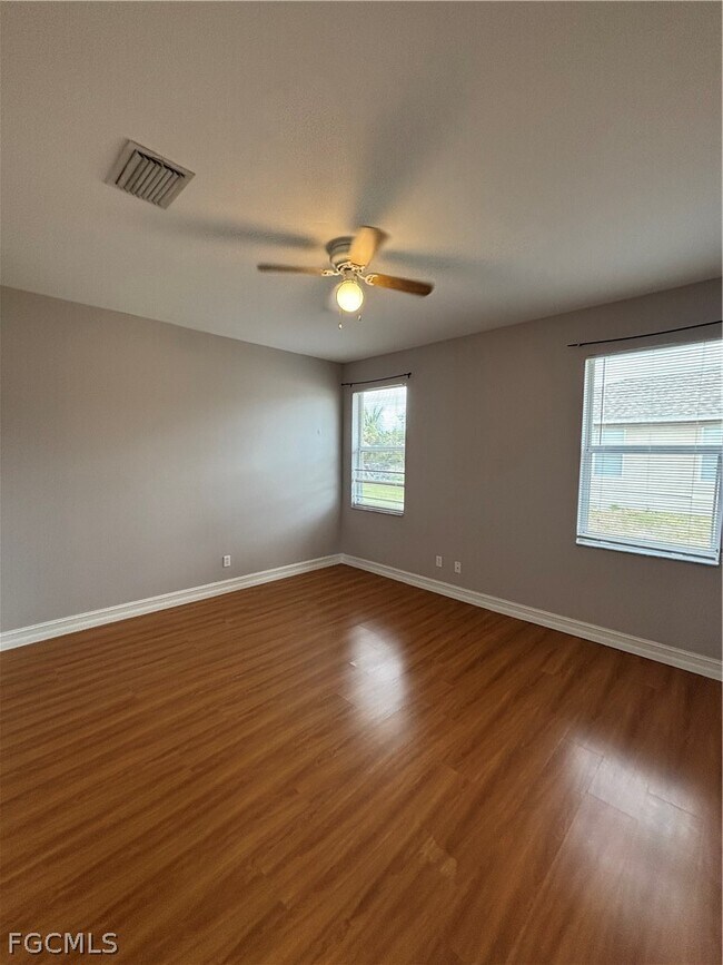 Building Photo - 2902 Colin Ave S