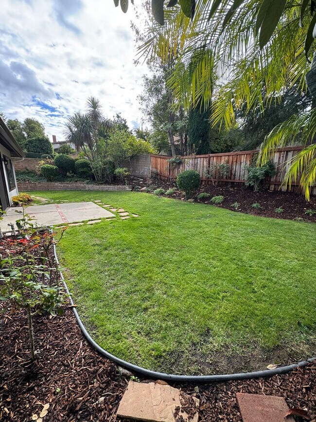 Building Photo - Renovated Home with Modern Comfort and Spacious Living