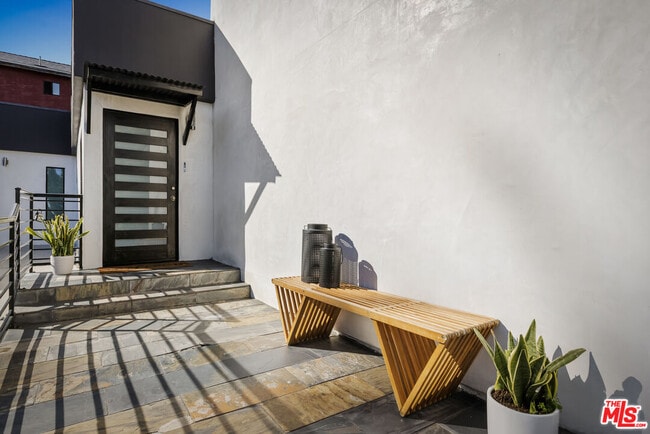 Building Photo - 1057 N Ave 49