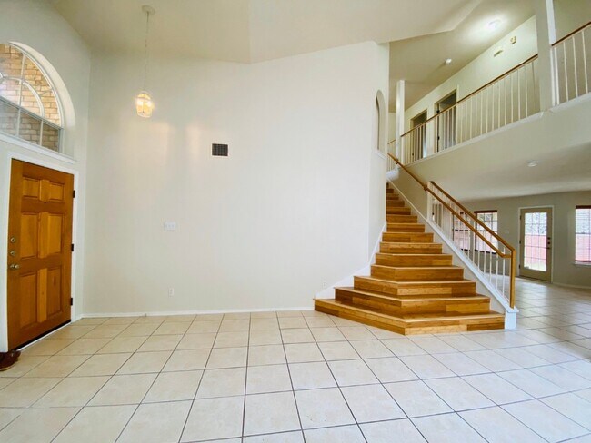 Building Photo - 14500 Ballycastle Trail