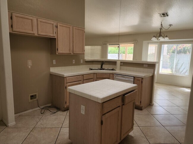 Building Photo - 1126 W Grand Caymen Dr