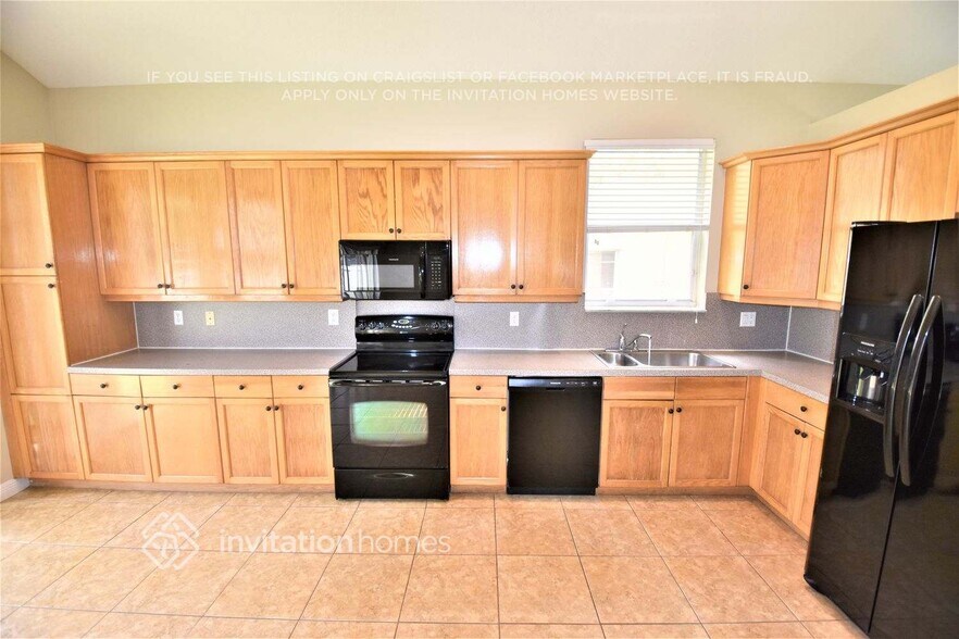Building Photo - 2736 Misty Oaks Cir