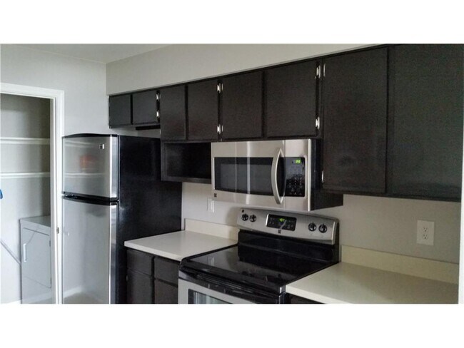 Building Photo - 6000-22 Shepherd Mountain Cove