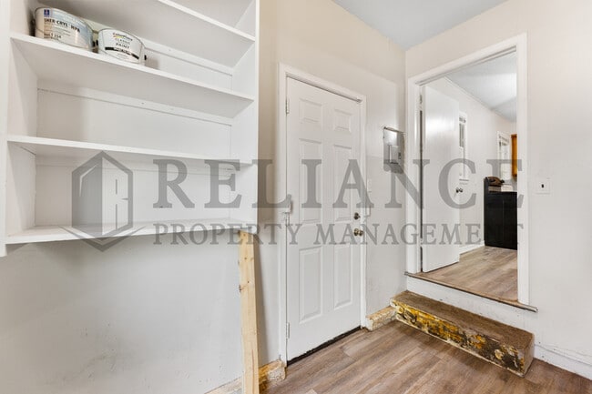 Building Photo - 2062 Poplar St