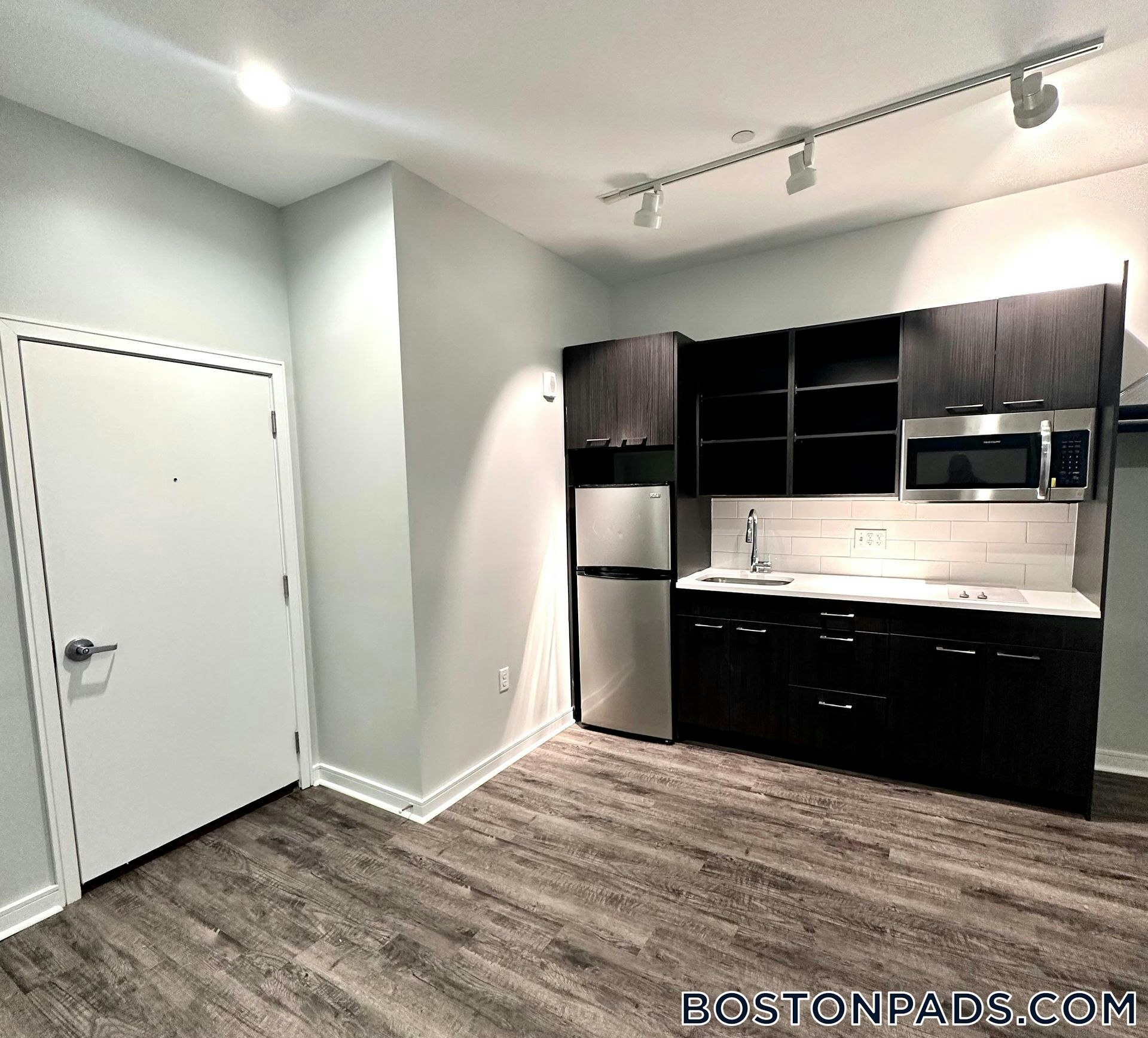 Building Photo - 82 Franklin St