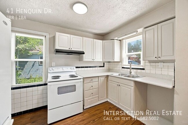 Building Photo - 41 Henquin Dr