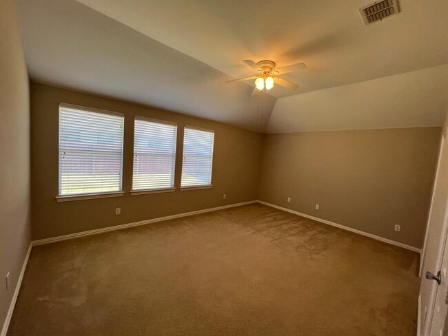 Building Photo - 922 Fulbourne Dr