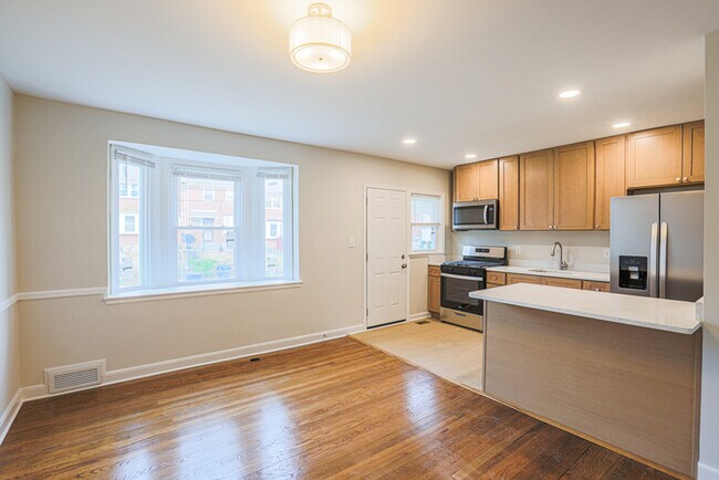 Building Photo - 3 Bedroom Complete Rehab