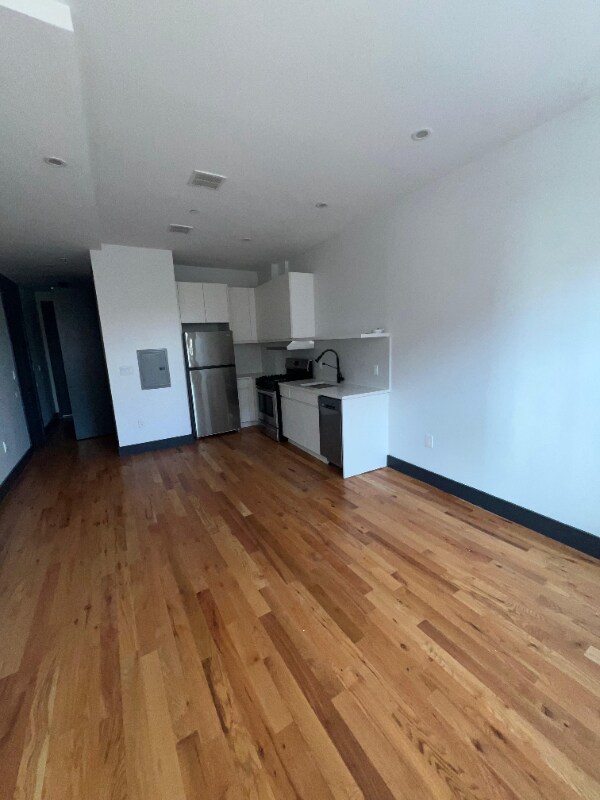 Building Photo - 568 Communipaw Ave