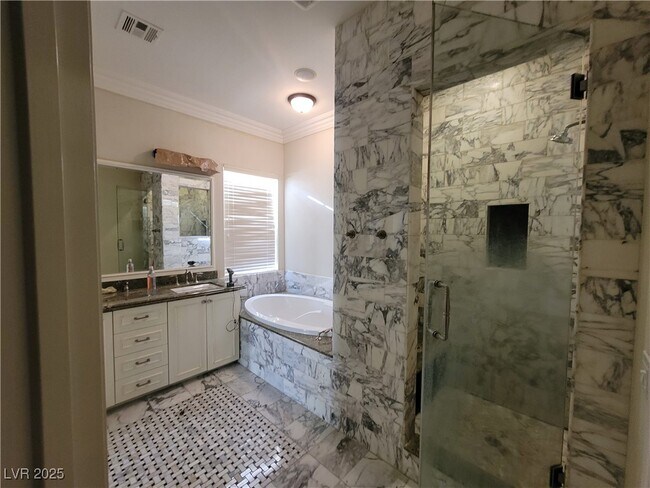 Building Photo - 9338 Wilderness Glen Ave