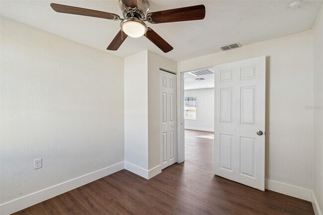 Building Photo - 9412 N Brooks St