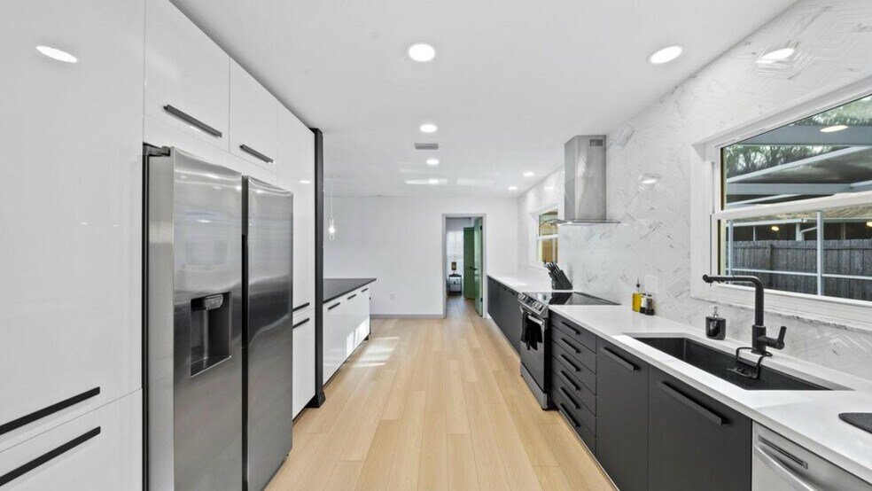 Building Photo - 11123 117th Way