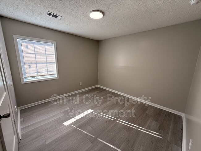 Building Photo - 1157 N Belvedere Blvd