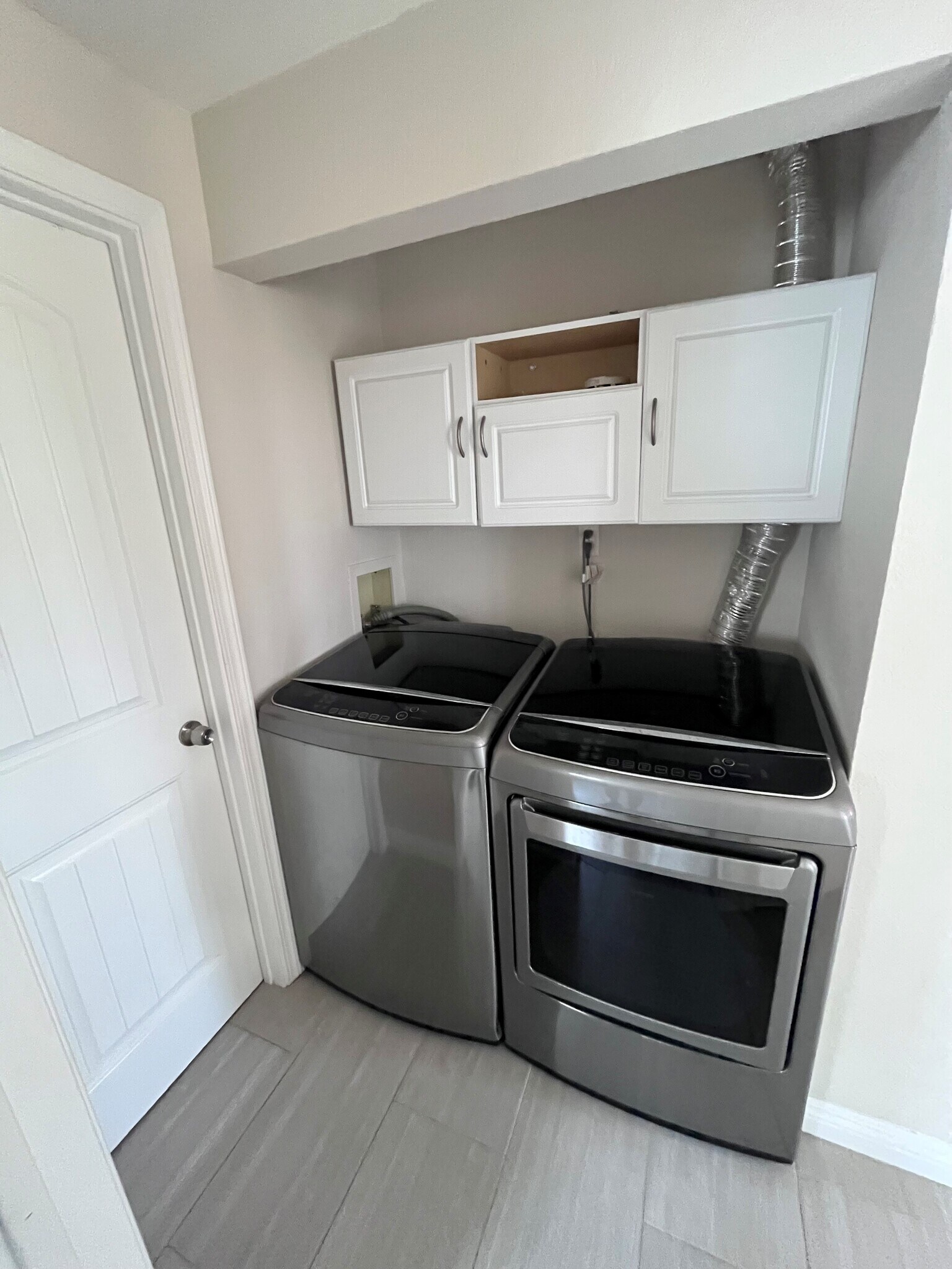 Building Photo - 1680 Seacoast Dr