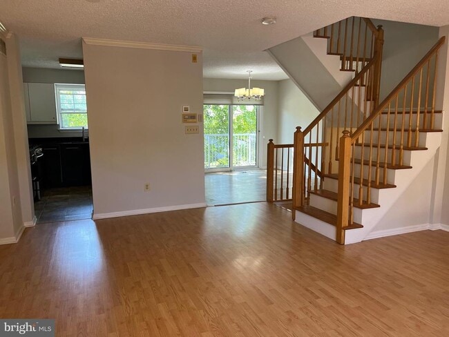 Building Photo - 53 E Shrewsbury Pl