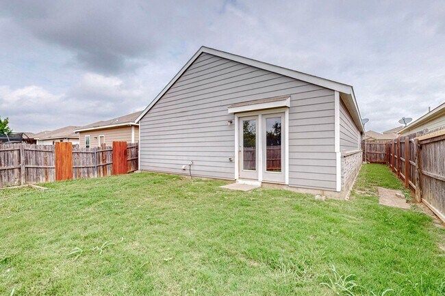 Building Photo - Adorable 3 bedroom 2 bath in Burleson Texas!