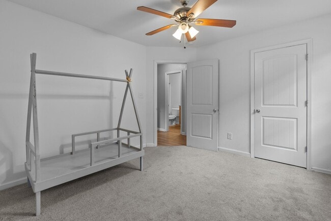 Building Photo - Spacious 4-Bedroom Home with First-Floor S...