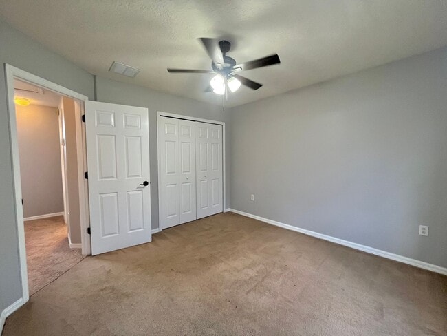 Building Photo - Hunter's Creek - 3 Bedroom, 2.5 Bathroom T...