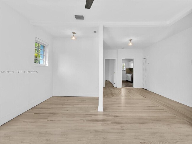 Building Photo - 1009 Meridian Ave