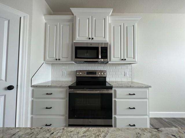 Building Photo - 7118 Phoenix Dr