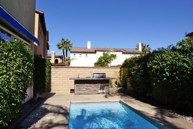 Building Photo - 1816 Pintura Cir W