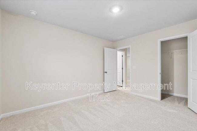 Building Photo - 1751 Mallard Dr