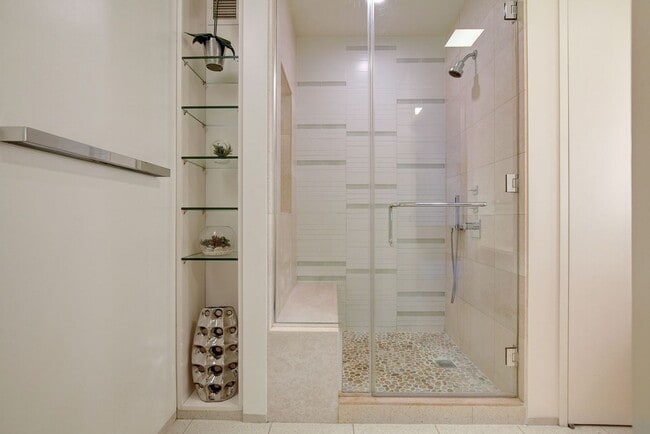 Building Photo - Veer Towers 1010W- Partial Strip Views from this Studio Residence