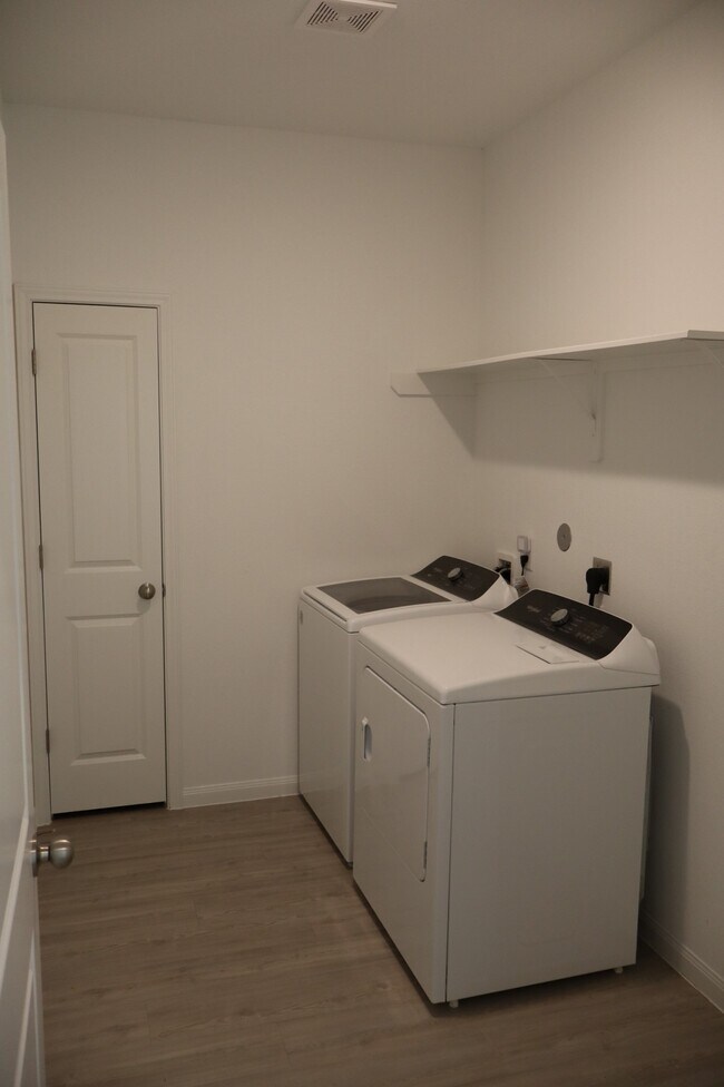 Building Photo - 18234 Calabria Hbr Trl