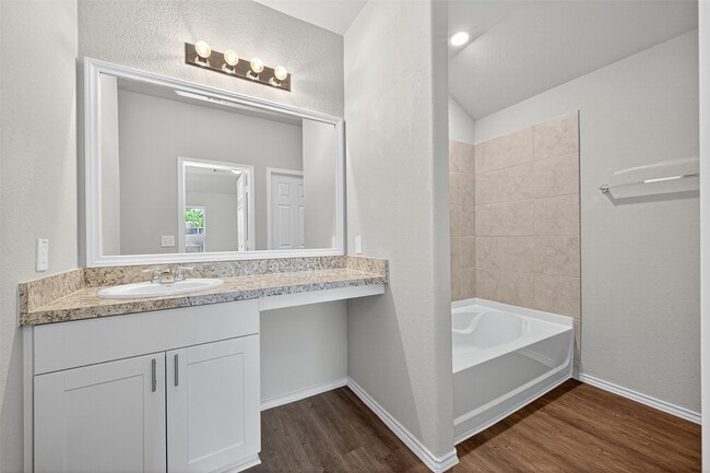 Building Photo - 15171 Willow Tree Ln