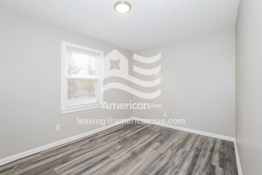 Building Photo - 12901 Kadel Ave