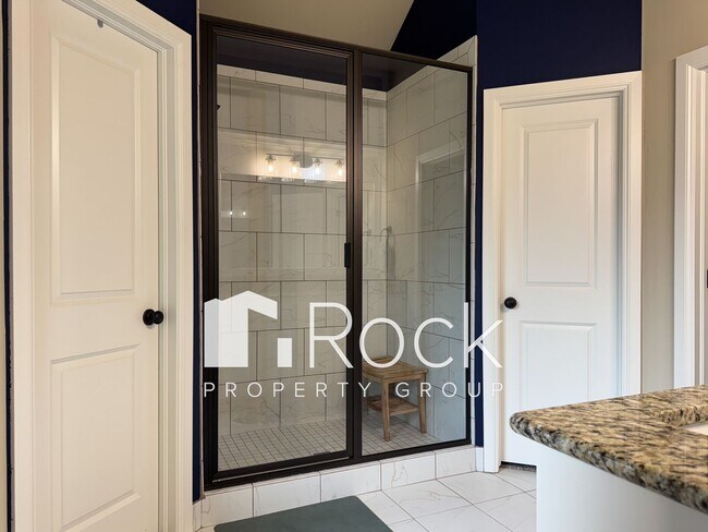 Building Photo - Beautiful 3 Bedroom Home with Study in Westmoore Area of OKC