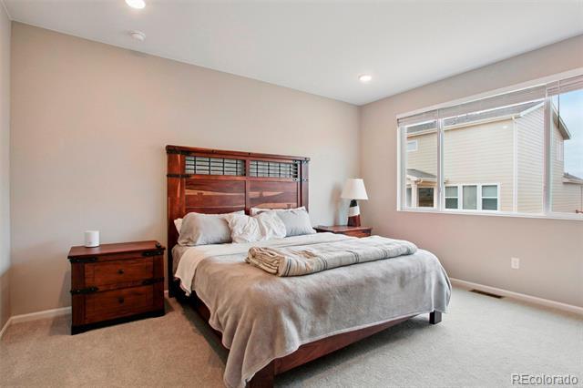 Building Photo - 4140 Lake St