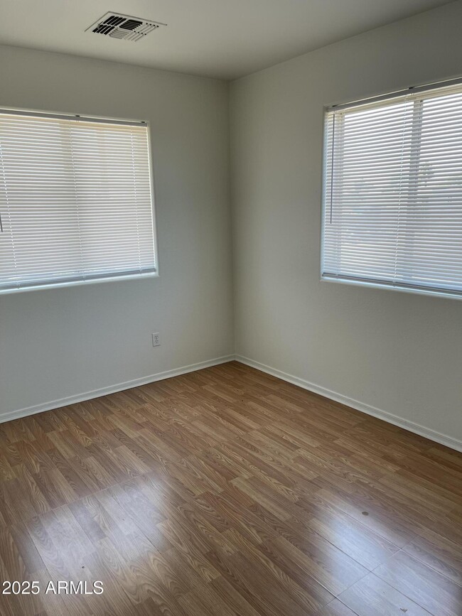 Building Photo - 2526 W Ocotillo Rd