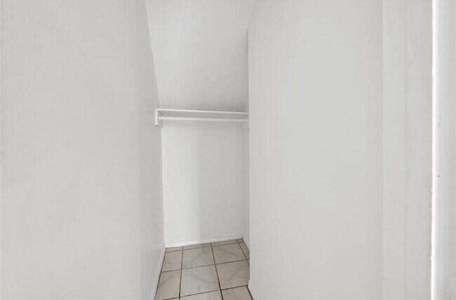 Building Photo - 13517 Castilian Dr