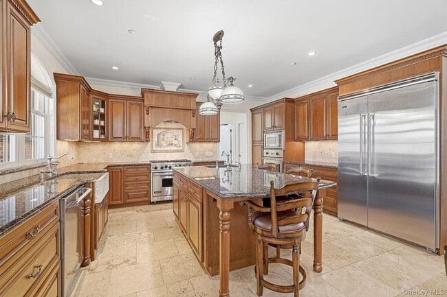 Building Photo - 590 West St